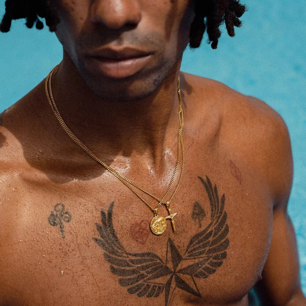 Halskette mit Kreuzanhänger – Gold