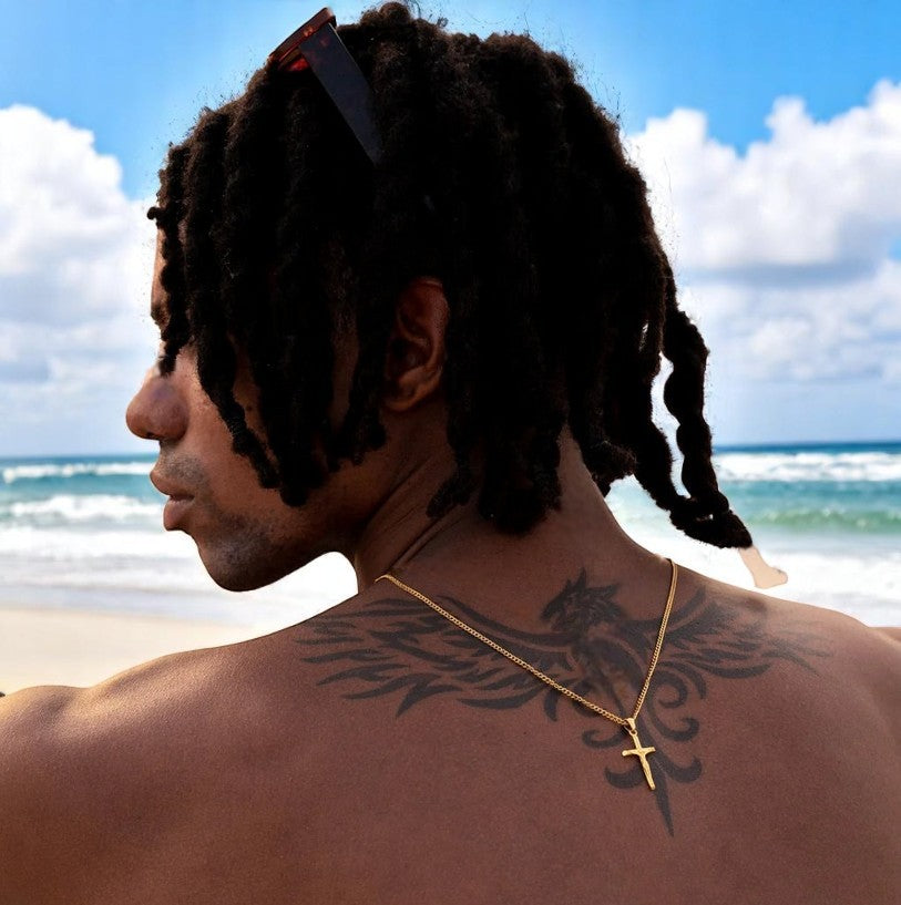 Halskette mit Kreuzanhänger – Gold