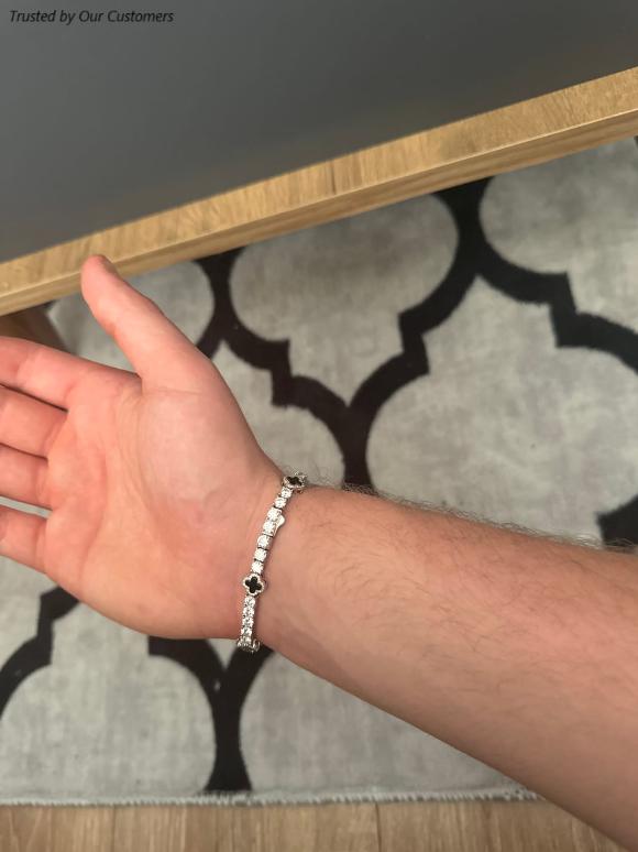 MOISSANITE BLACK CLOVER Tennis Bracelet - White Gold
